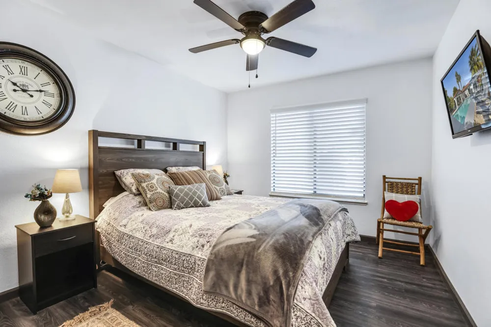 1233 E Via Escuela Palm Springs, CA 92262