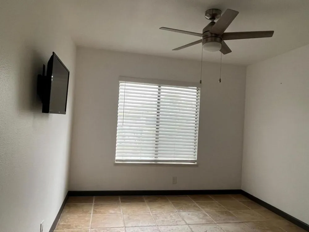 1233 E Via Escuela Palm Springs, CA 92262