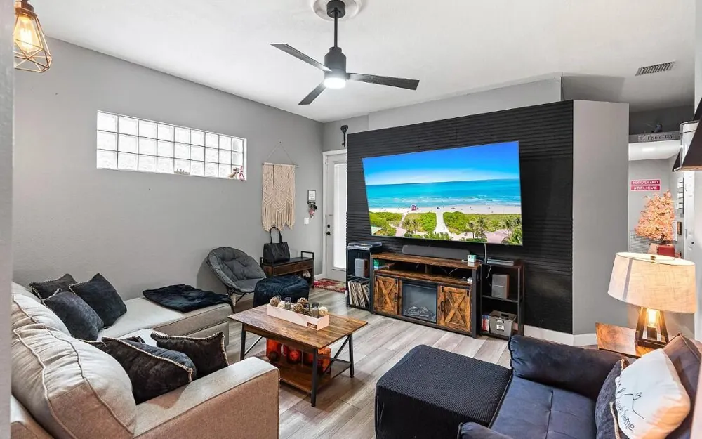 121 Prestige Drive Royal Palm Beach, FL 33411