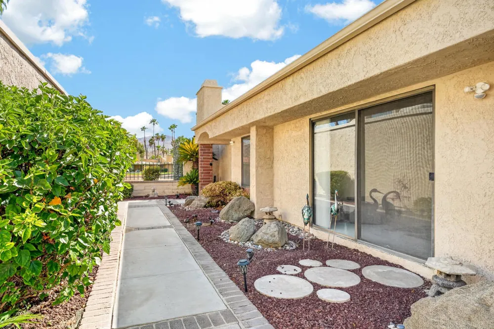 7503 Paseo Azulejo Palm Springs, CA 92264