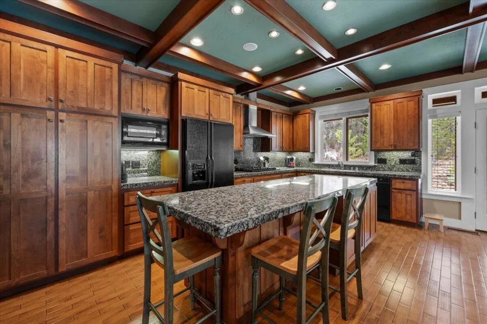 1924 Shady Lane Big Bear City, CA 92314