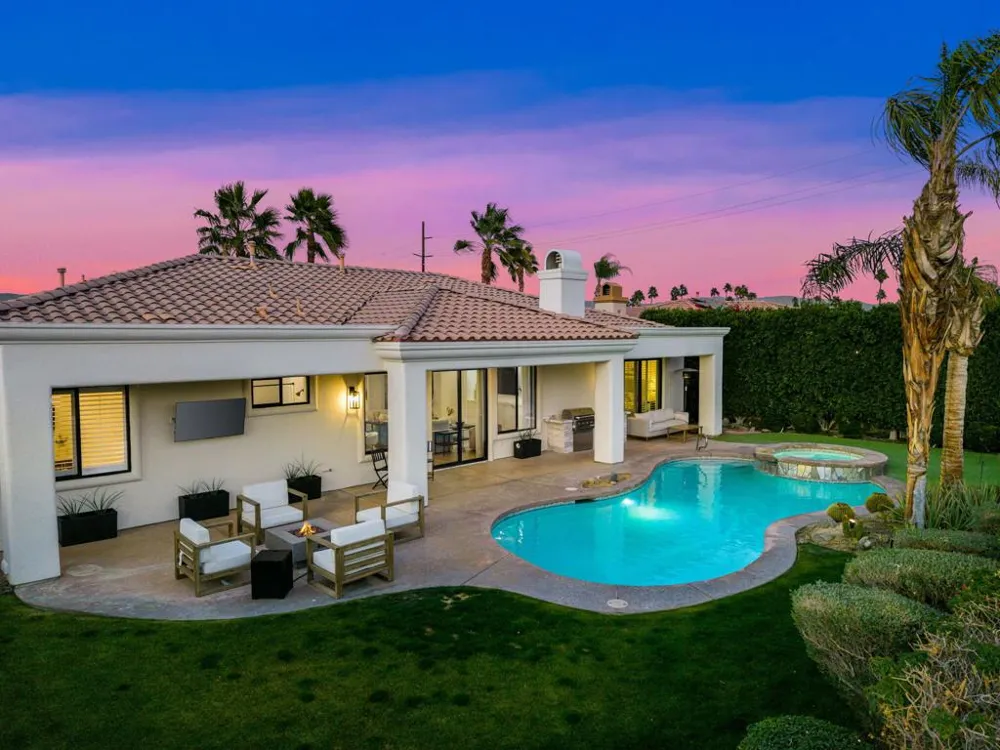 33 Calle La Reina Rancho Mirage, CA 92270