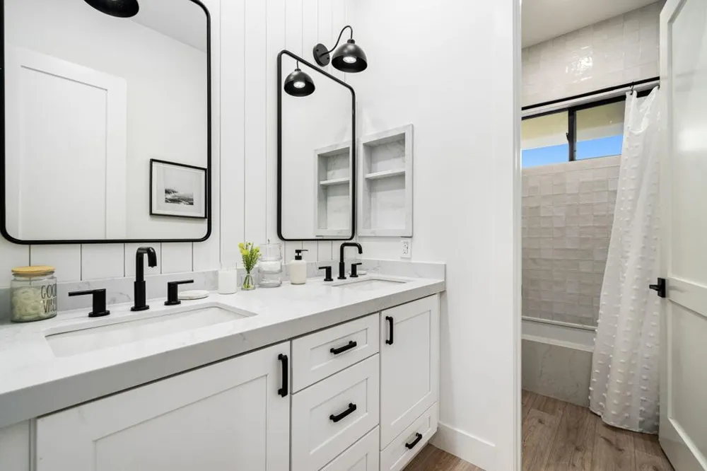 33 Calle La Reina Rancho Mirage, CA 92270
