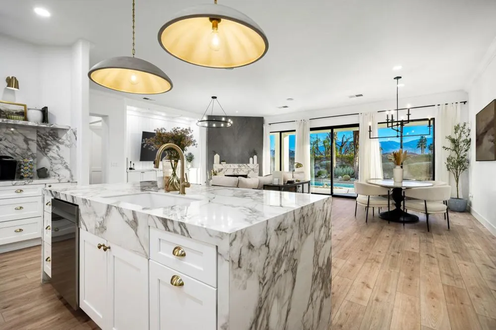 33 Calle La Reina Rancho Mirage, CA 92270
