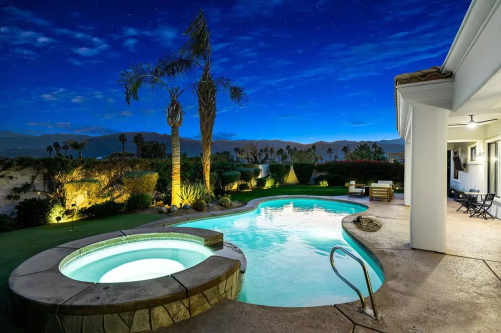 33 Calle La Reina Rancho Mirage, CA 92270