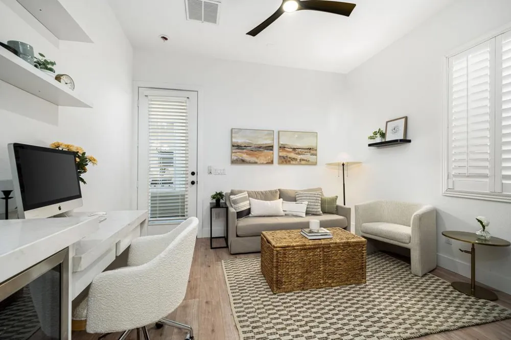 33 Calle La Reina Rancho Mirage, CA 92270
