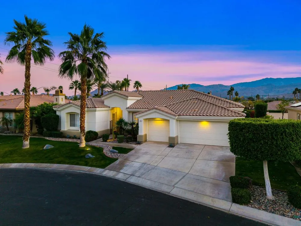 33 Calle La Reina Rancho Mirage, CA 92270