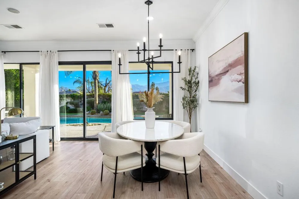 33 Calle La Reina Rancho Mirage, CA 92270