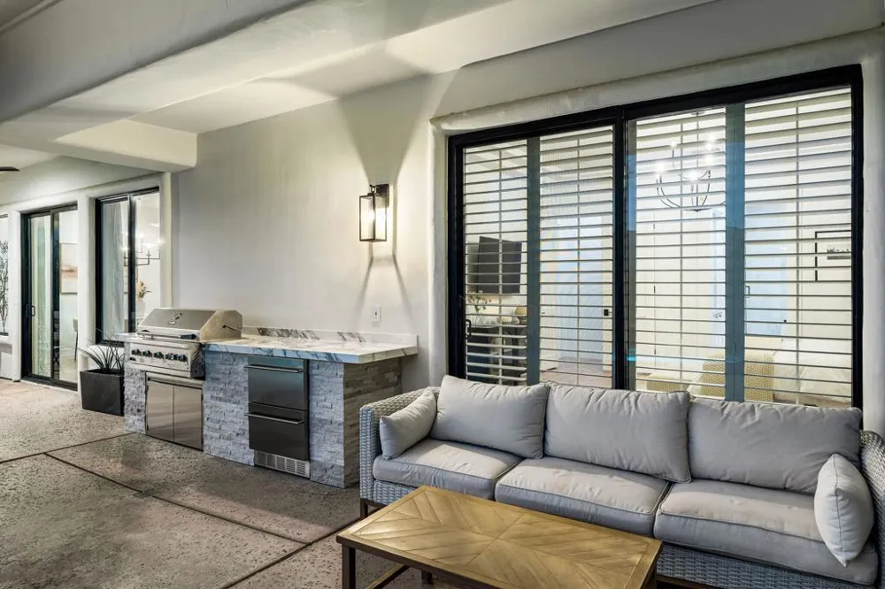 33 Calle La Reina Rancho Mirage, CA 92270