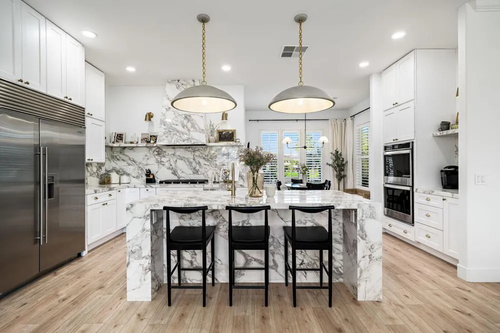 33 Calle La Reina Rancho Mirage, CA 92270