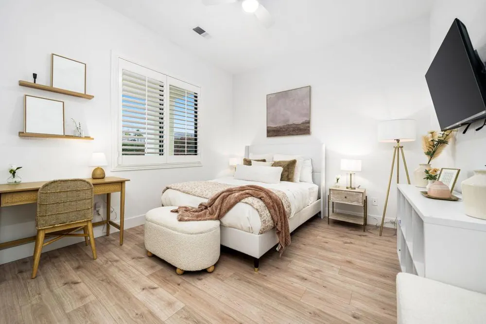 33 Calle La Reina Rancho Mirage, CA 92270