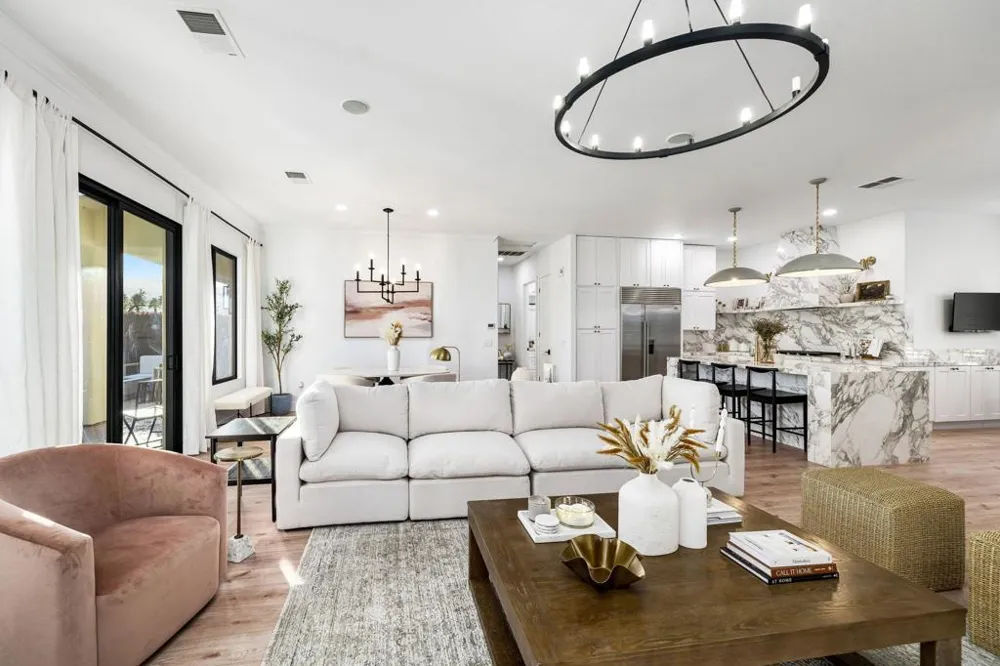 33 Calle La Reina Rancho Mirage, CA 92270