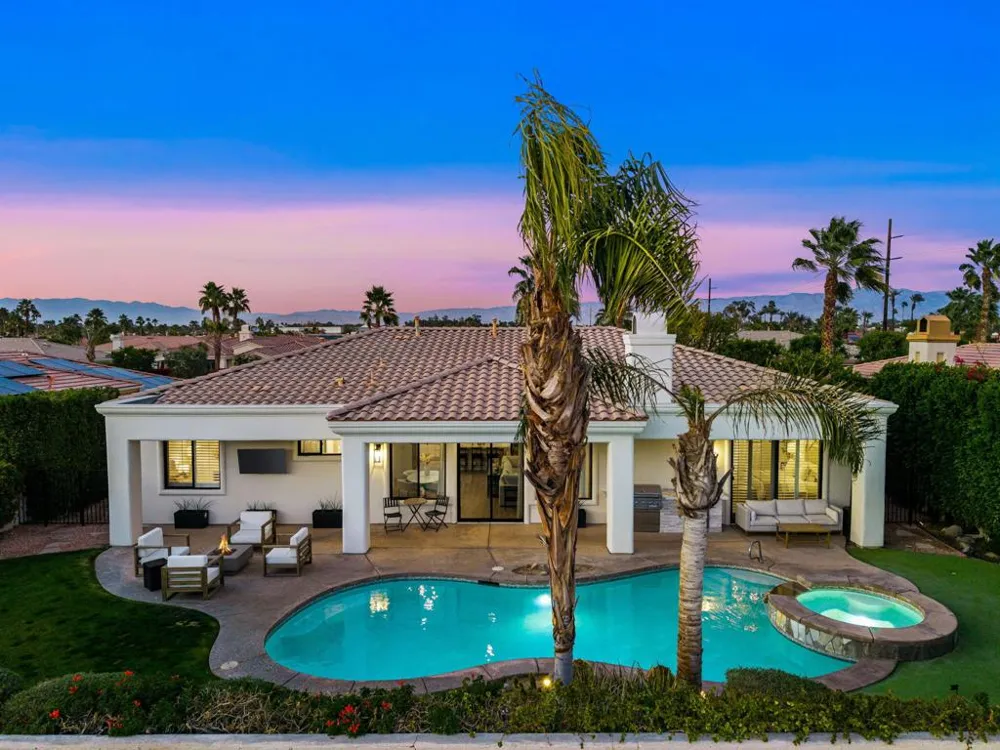 33 Calle La Reina Rancho Mirage, CA 92270