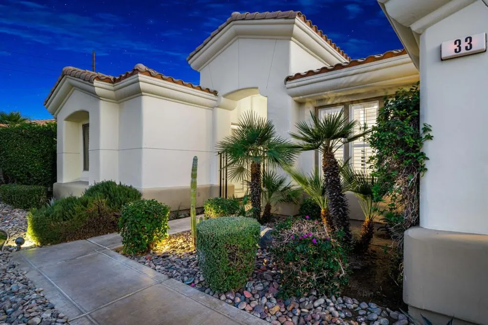 33 Calle La Reina Rancho Mirage, CA 92270