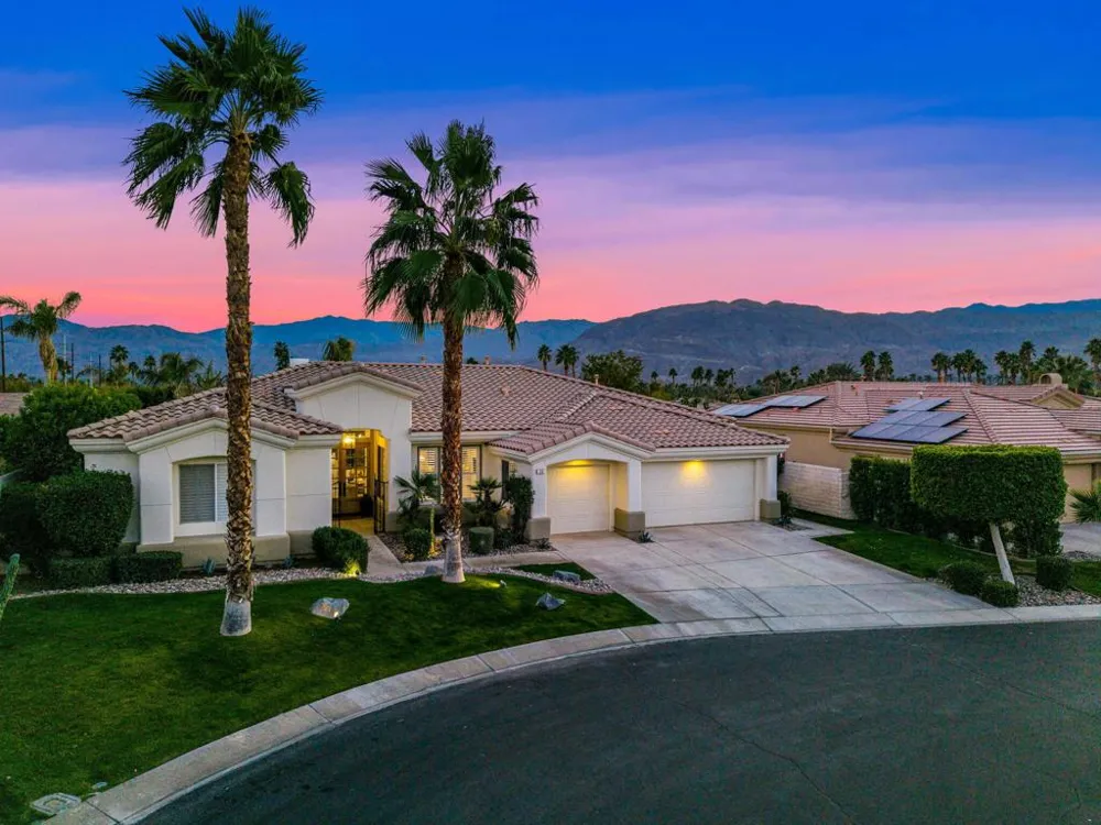 33 Calle La Reina Rancho Mirage, CA 92270