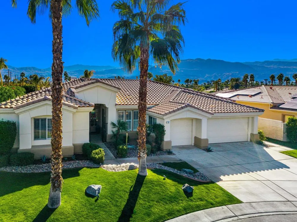 33 Calle La Reina Rancho Mirage, CA 92270