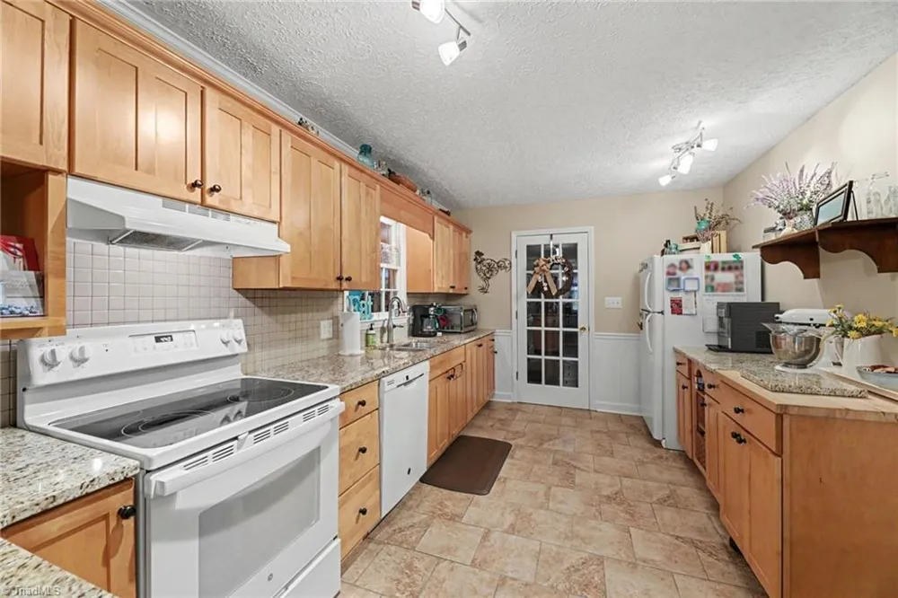329 Pine Road Eden, NC 27288