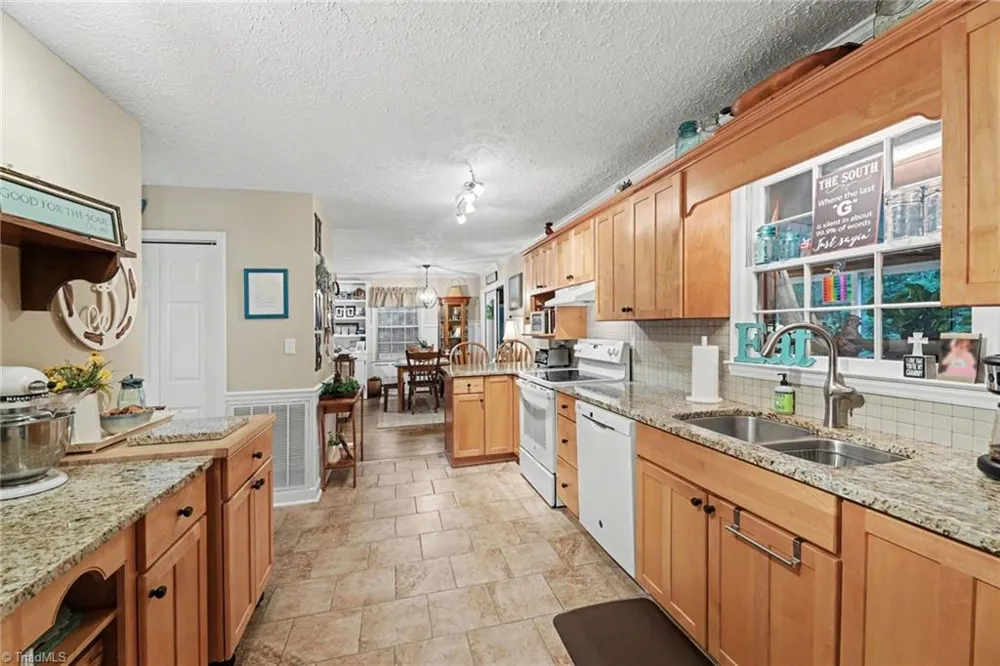 329 Pine Road Eden, NC 27288