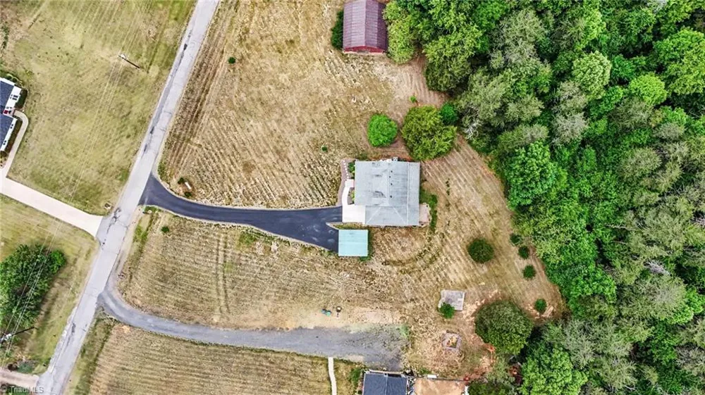 329 Pine Road Eden, NC 27288
