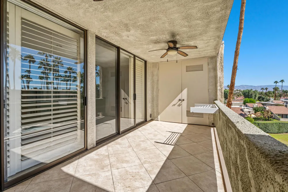 1630 La Reina Way #3c Palm Springs, CA 92264