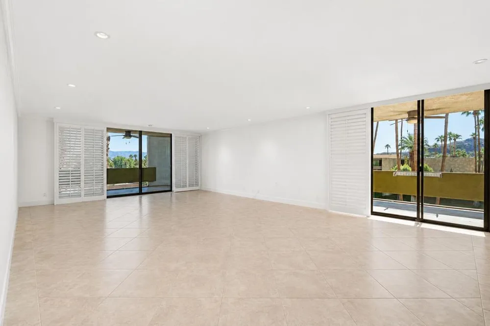 1630 La Reina Way #3c Palm Springs, CA 92264