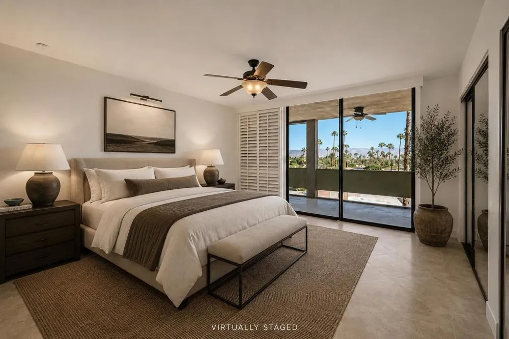 1630 La Reina Way #3c Palm Springs, CA 92264