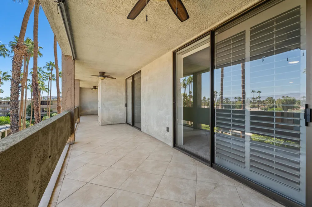 1630 La Reina Way #3c Palm Springs, CA 92264
