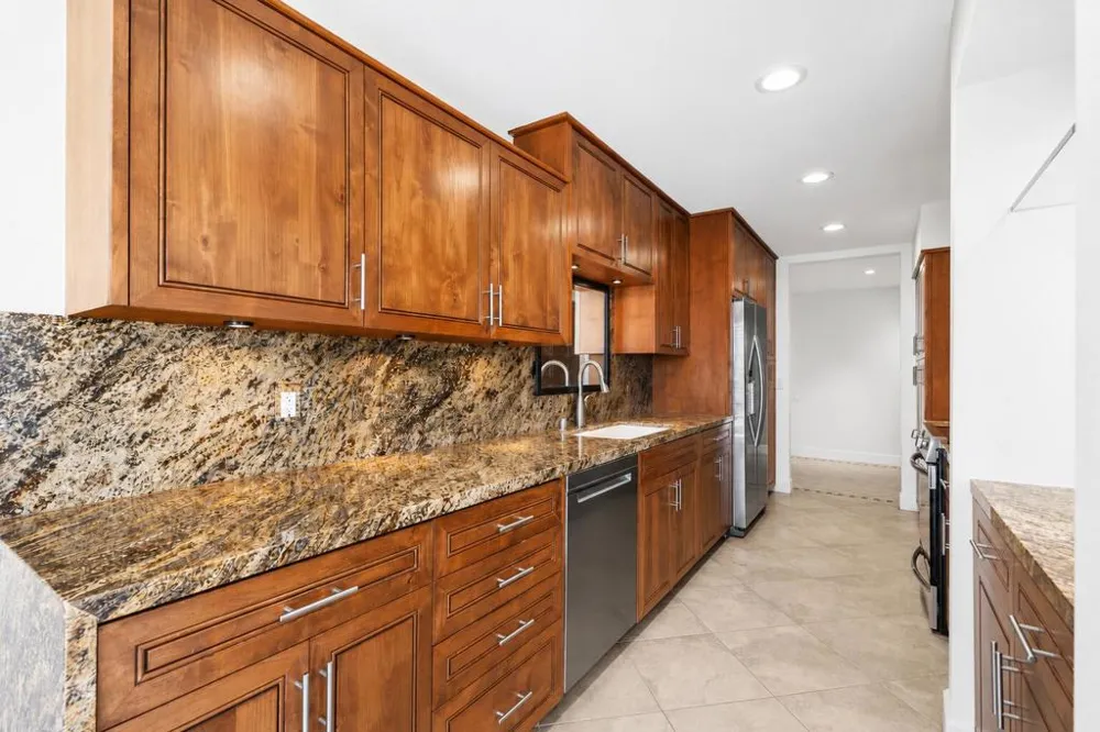 1630 La Reina Way #3c Palm Springs, CA 92264