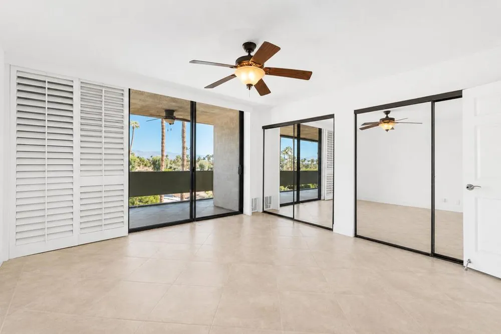 1630 La Reina Way #3c Palm Springs, CA 92264