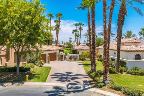 49110 Rancho Pointe