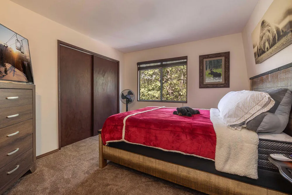 459 Inyo Avenue Sugarloaf, CA 92386