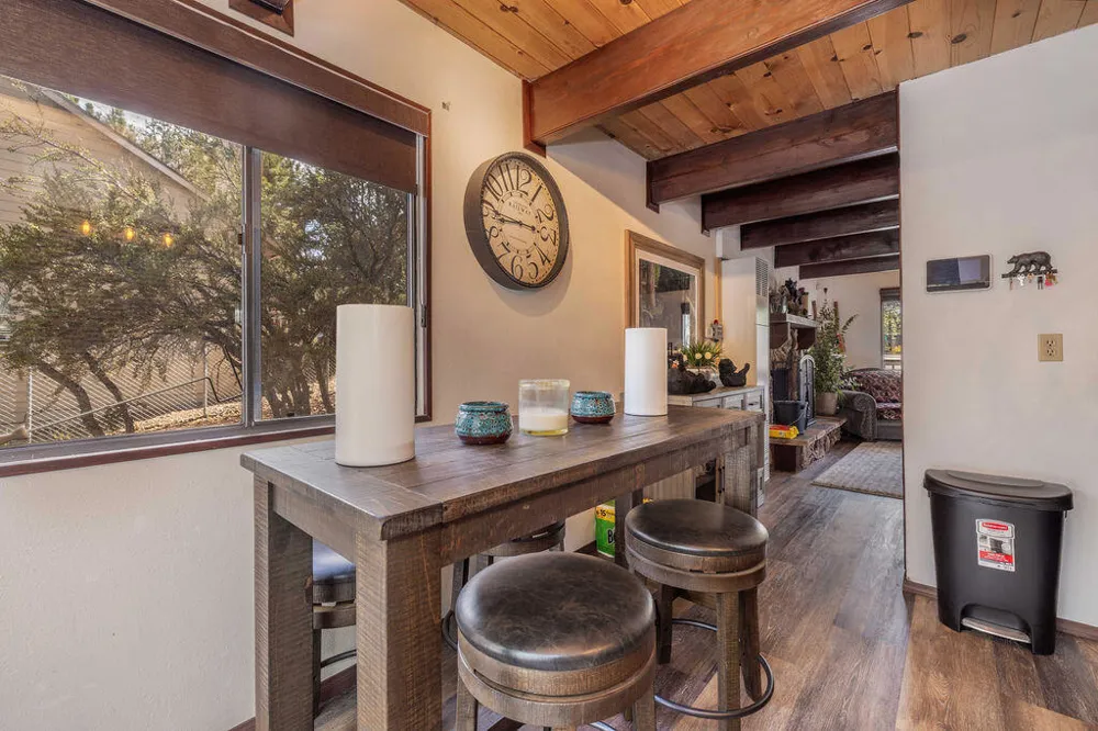 459 Inyo Avenue Sugarloaf, CA 92386