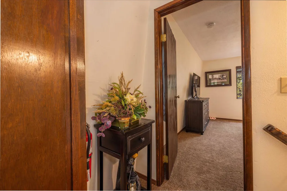 459 Inyo Avenue Sugarloaf, CA 92386
