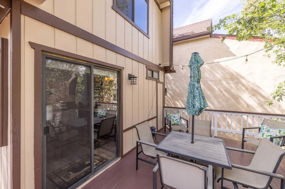 459 Inyo Avenue Sugarloaf, CA 92386