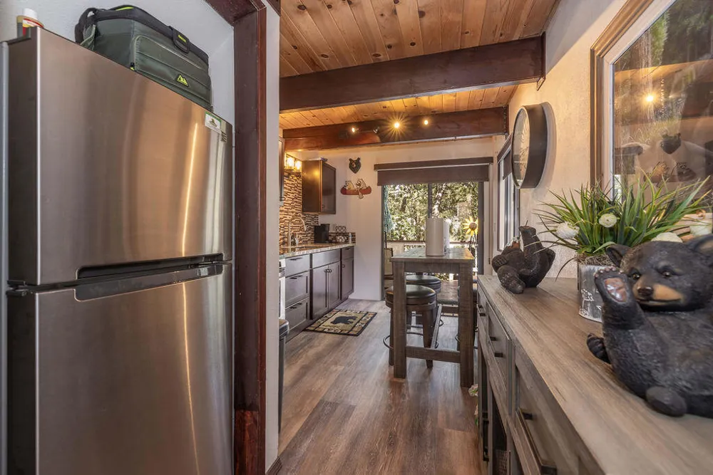 459 Inyo Avenue Sugarloaf, CA 92386