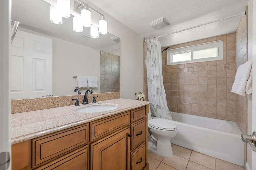 41930 Jupiter Hills Court Palm Desert, CA 92211