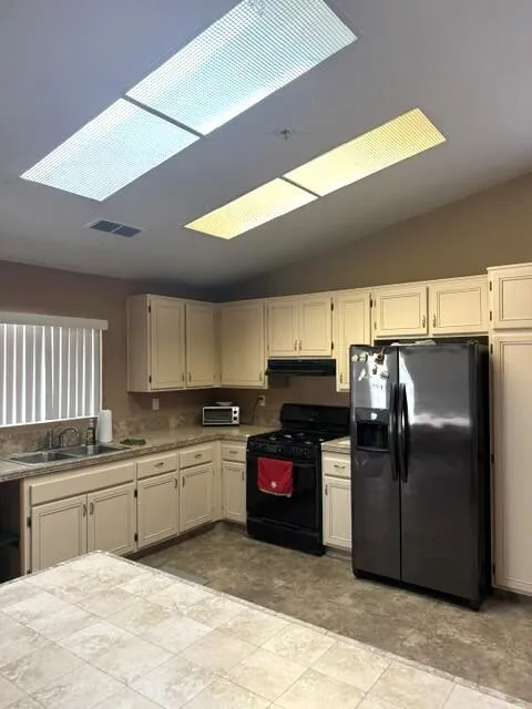65907 Avenida Dorado Desert Hot Springs, CA 92240