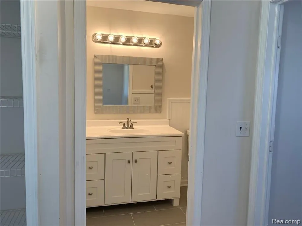 4783 Hickory Pointe Pittsfield Charter Township, MI 48197