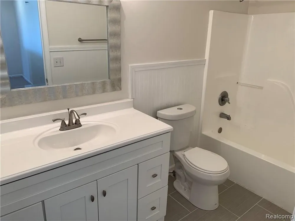 4783 Hickory Pointe Pittsfield Charter Township, MI 48197