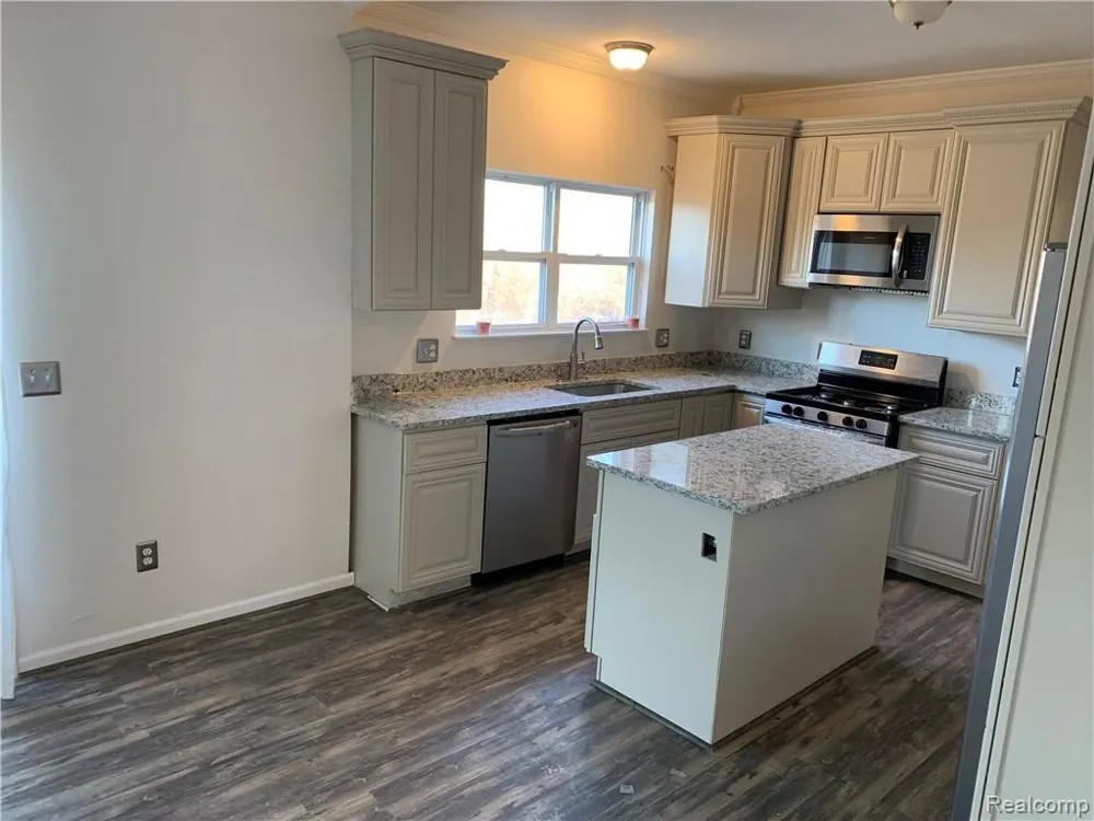 4783 Hickory Pointe Pittsfield Charter Township, MI 48197
