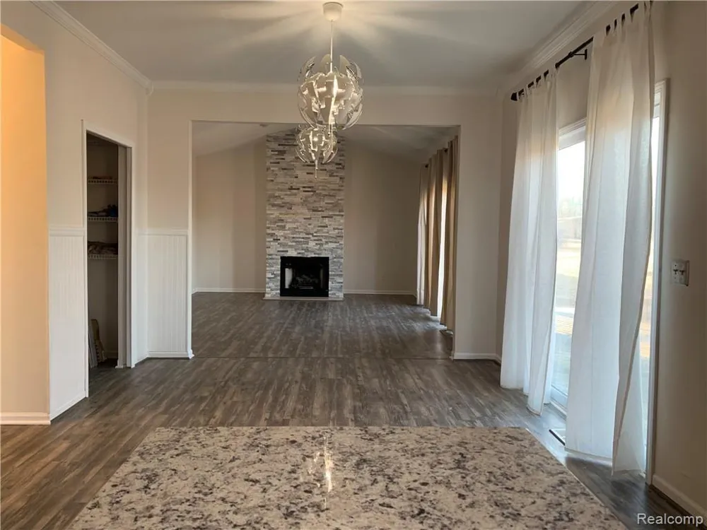 4783 Hickory Pointe Pittsfield Charter Township, MI 48197