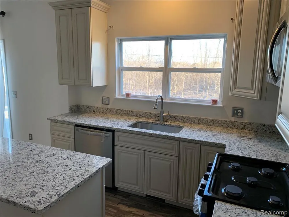4783 Hickory Pointe Pittsfield Charter Township, MI 48197