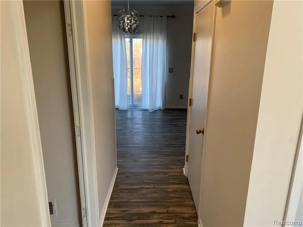 4783 Hickory Pointe Pittsfield Charter Township, MI 48197