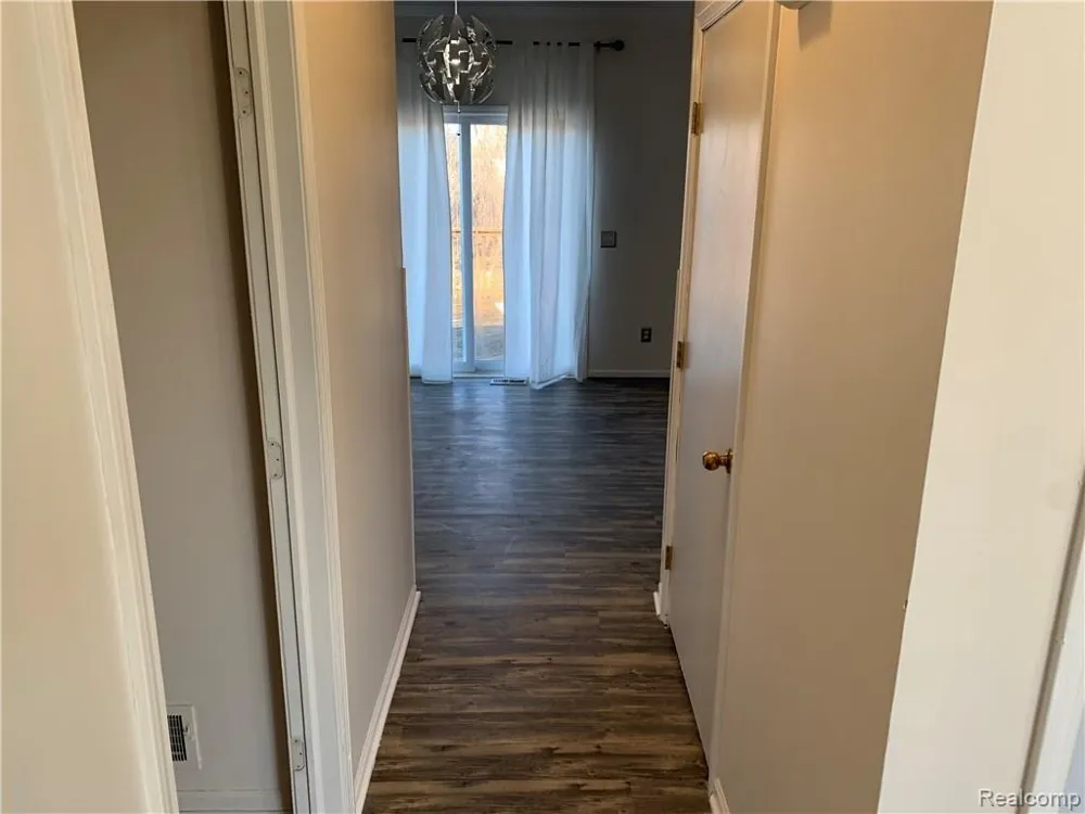 4783 Hickory Pointe Pittsfield Charter Township, MI 48197