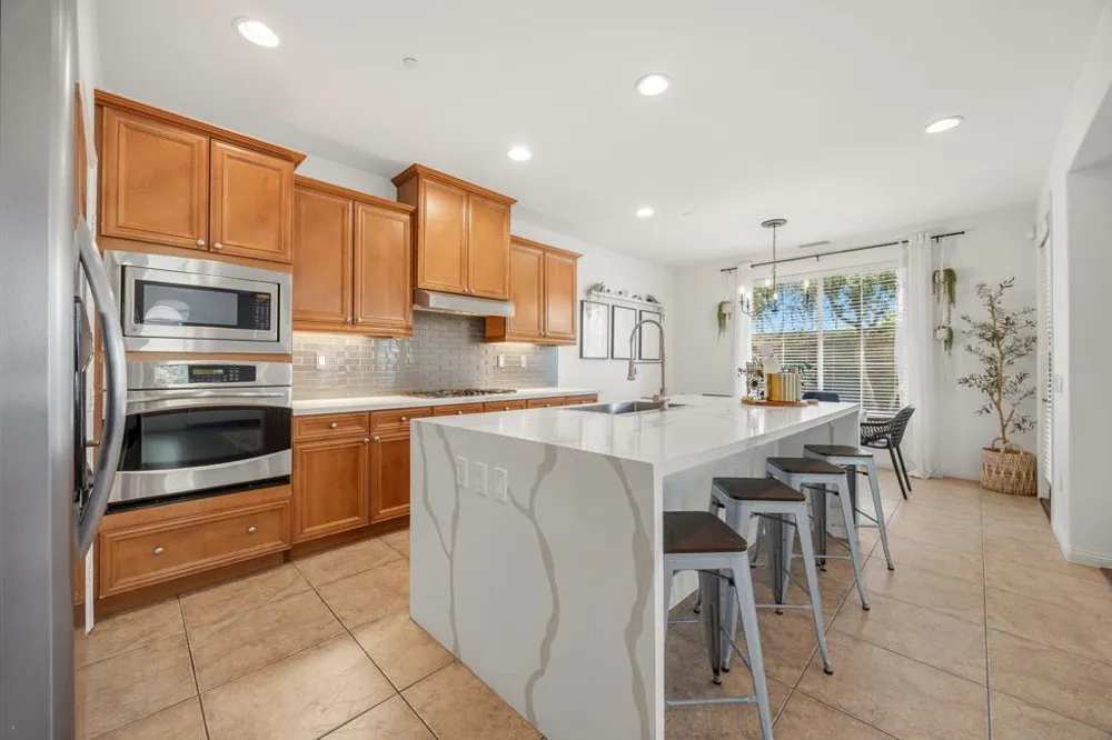 6355 Via Stasera Palm Desert, CA 92260