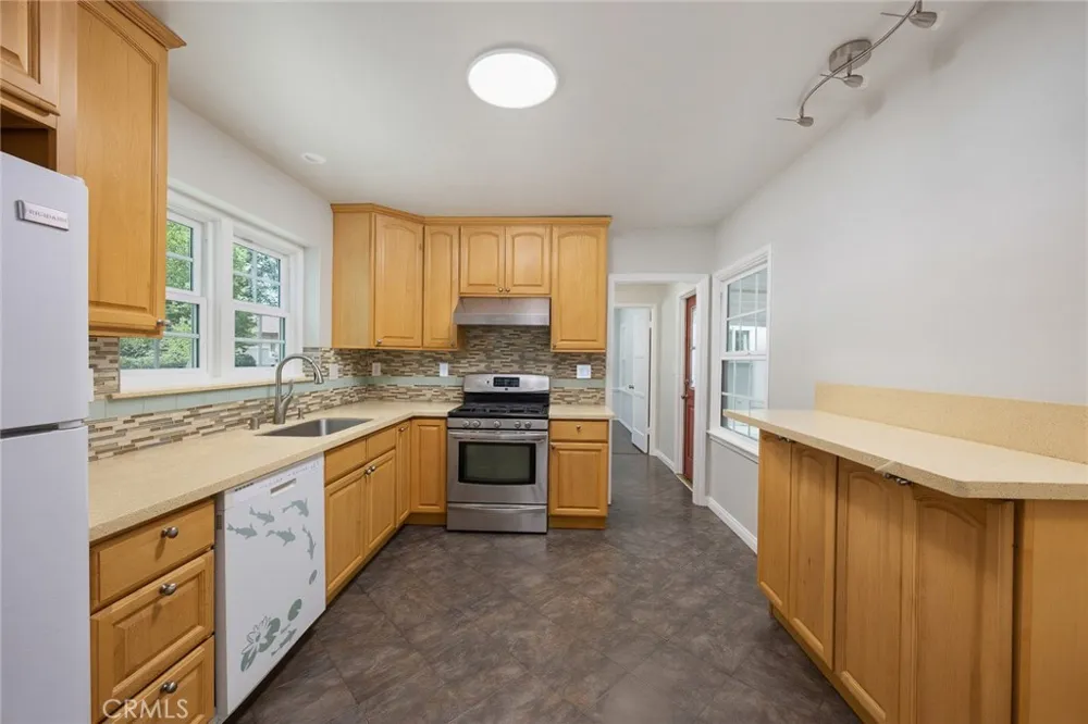 721 W Hellman Alhambra, CA 91803