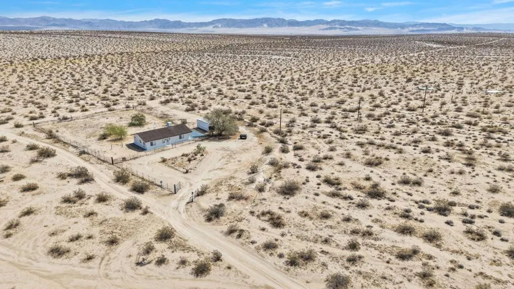133 Cascade Road Joshua Tree, CA 92252
