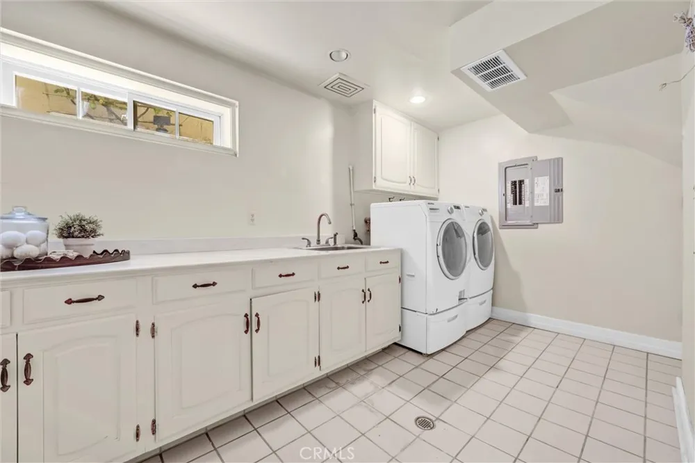 81 Royal Saint George Road Newport Beach, CA 92660