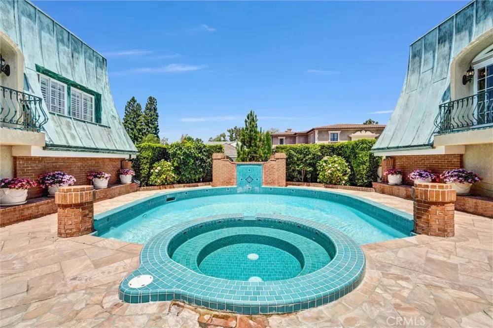 81 Royal Saint George Road Newport Beach, CA 92660