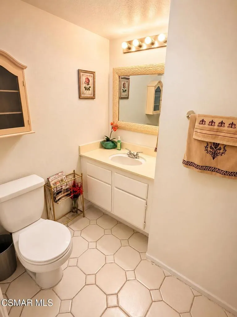 18742 Vista Del Canon #A Newhall, CA 91321